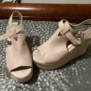 Only worn once wedge sandal